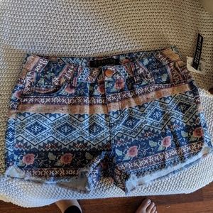 Tinsel cotton patterned shorts size 27